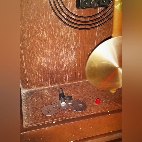 1960z wall/Mantle Clock - Picture 3 of 4